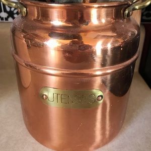 Utensil canister